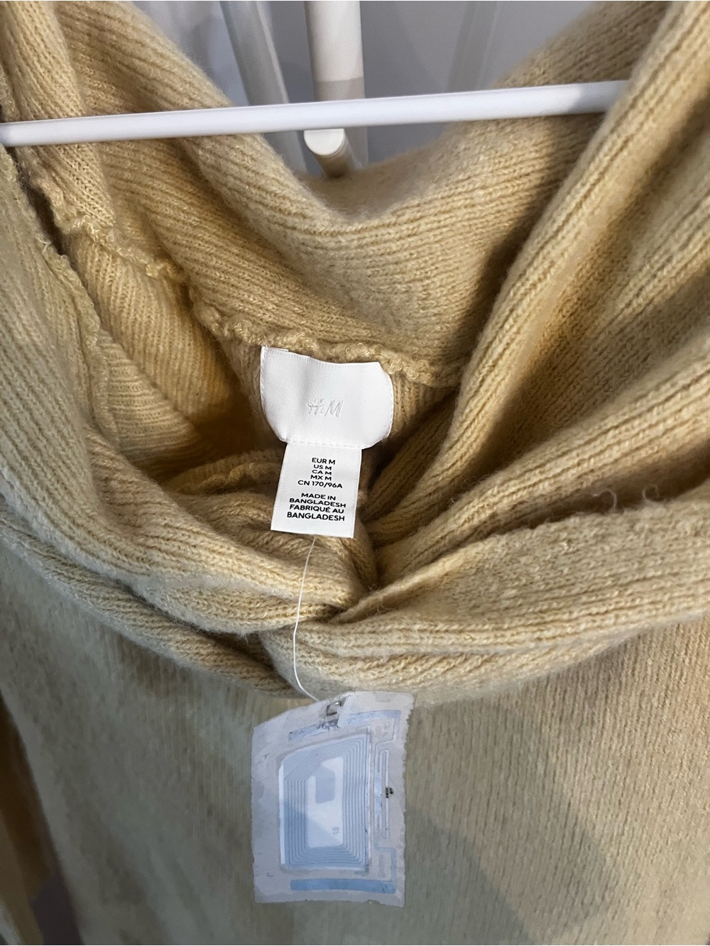 H&M Off-Shoulder Twist Knit Dress in Pale Yellow - Picture 6 of 6